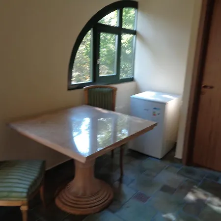 Arnyas Park Apartmanhaz ベッド・アンド・ブレックファスト