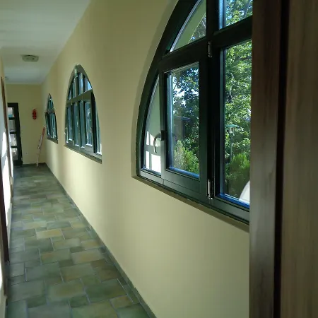 árnyas Park Apartmanház *