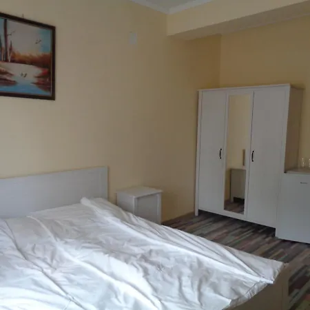 árnyas Park Apartmanház