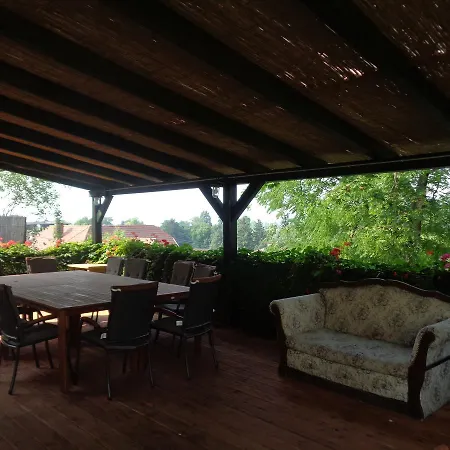 Arnyas Park Apartmanhaz Balatonalmádi