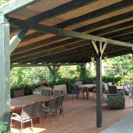 ベッド・アンド・ブレックファスト Arnyas Park Apartmanhaz Balatonalmádi