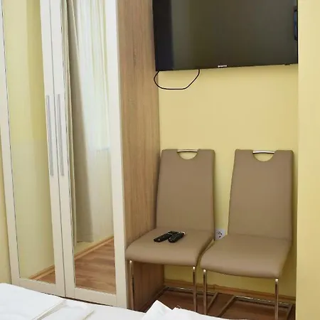 árnyas Park Apartmanház * Balatonalmádi