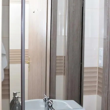 árnyas Park Apartmanház * Balatonalmádi