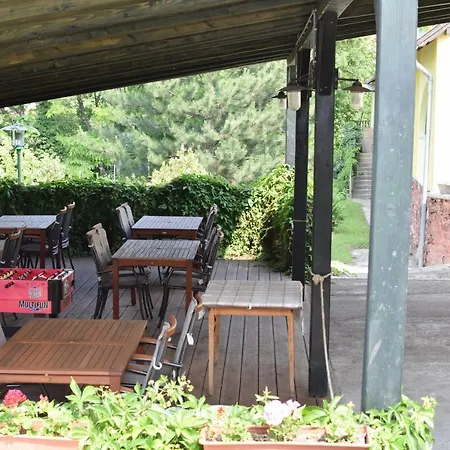 Arnyas Park Apartmanhaz ベッド・アンド・ブレックファスト *