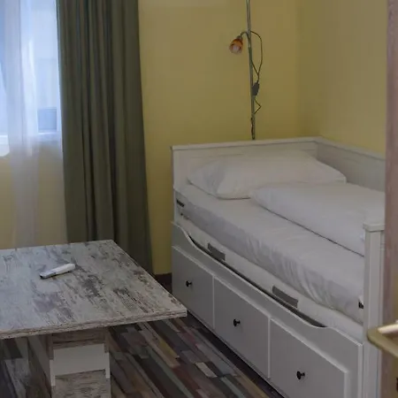 ベッド・アンド・ブレックファスト Arnyas Park Apartmanhaz Balatonalmádi