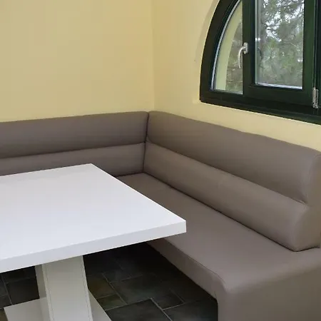 Arnyas Park Apartmanhaz * Balatonalmádi